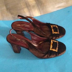 Vtg Via Spiga brown Velvet slingback heels with Rhinestones detail 7.5